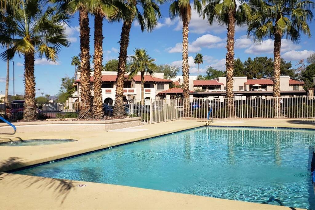 Condo With Heated Pool, Hot Tub, Near Walking Paths Glendale Buitenkant foto