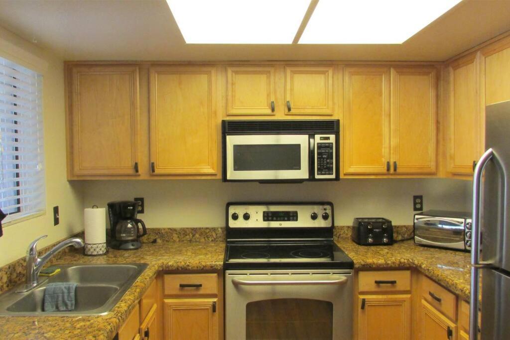 Condo With Heated Pool, Hot Tub, Near Walking Paths Glendale Buitenkant foto