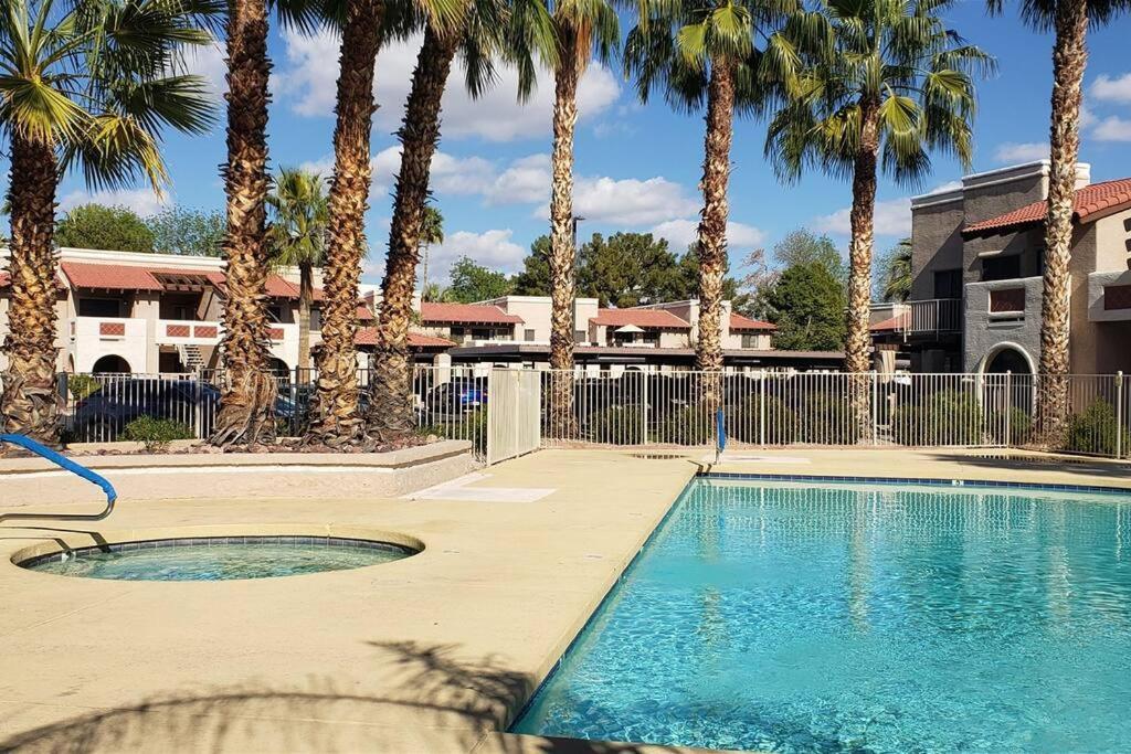 Condo With Heated Pool, Hot Tub, Near Walking Paths Glendale Buitenkant foto